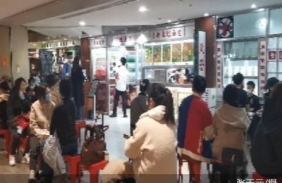 等位超百号、单店放号超3000 餐厅生意虽火却难招“专业人士”