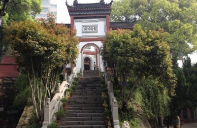 黄鹤楼的三首诗(关于黄鹤楼的三首诗)