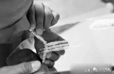 不堪回首的往事(不堪回首的往事是什么意思)