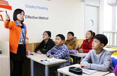 新概念英语培训班(新概念英语培训班收费价目表)