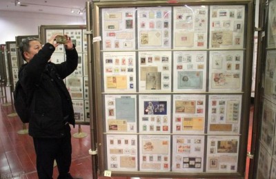 关于邮票的作文(关于邮票的作文题目)