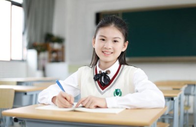 竞选班委演讲稿(竞选班委演讲稿200字)
