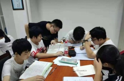 成人高考辅导班(成人高考辅导班多少钱)