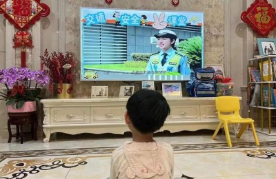 中小学生道路交通安全教育课(中小学生道路交通安全教育课观后感)