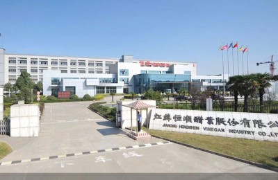 赛道“严重内卷”，业绩出现波动，恒顺醋业内外交困